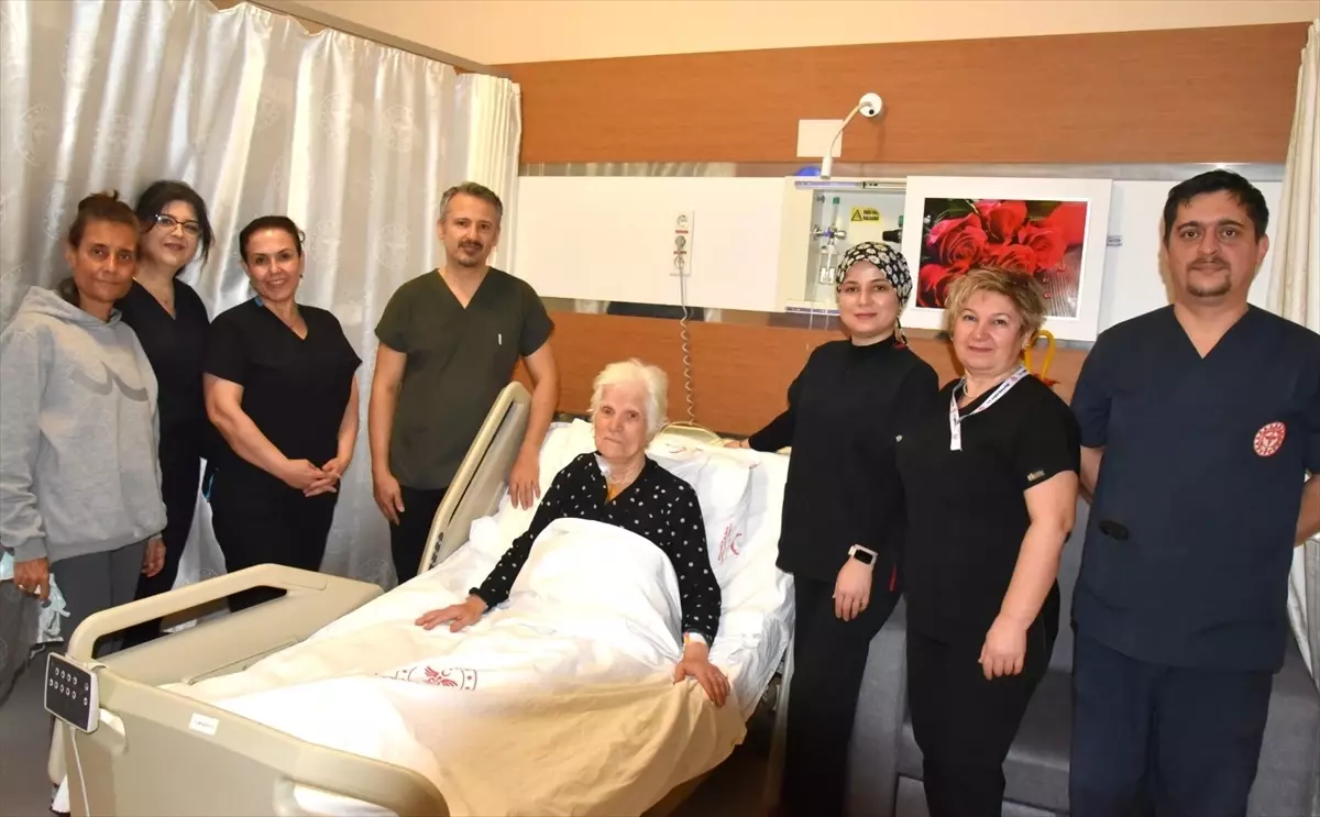 90 Yaşındaki Hasta Bypass ile Sağlığına Kavuştu