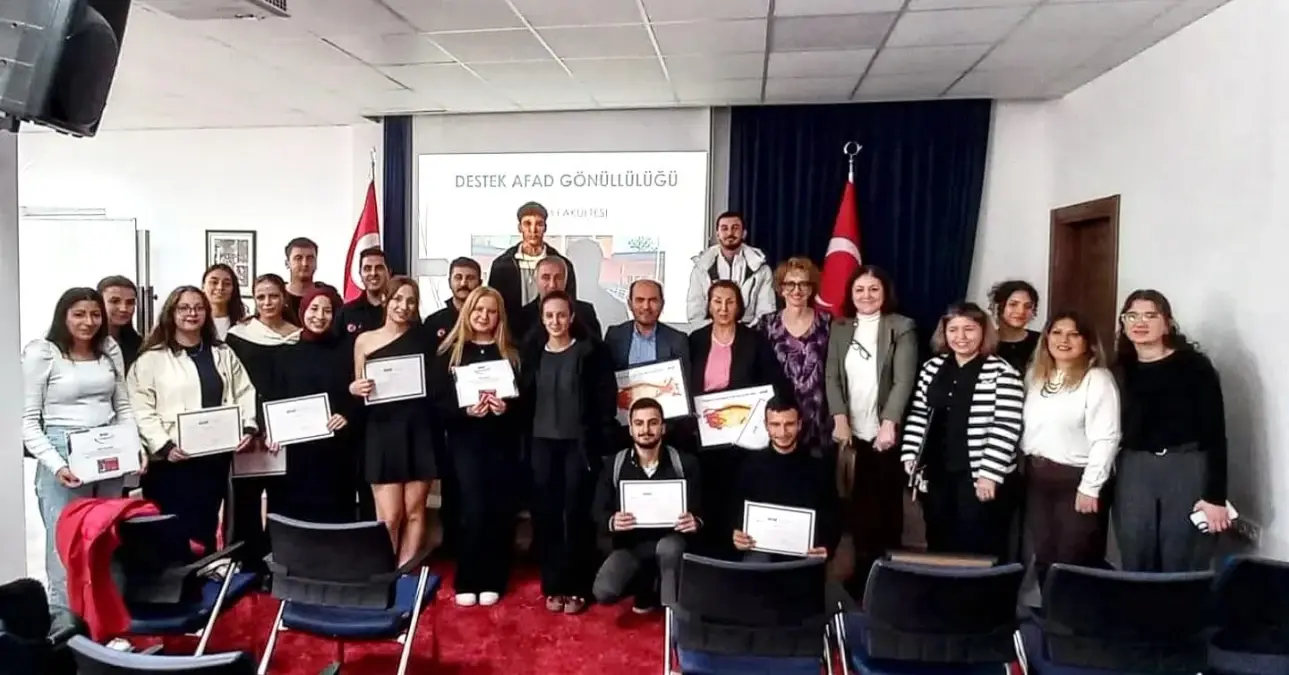 ADÜ\'de AFAD Gönüllü Kimlik Kartları Dağıtımı