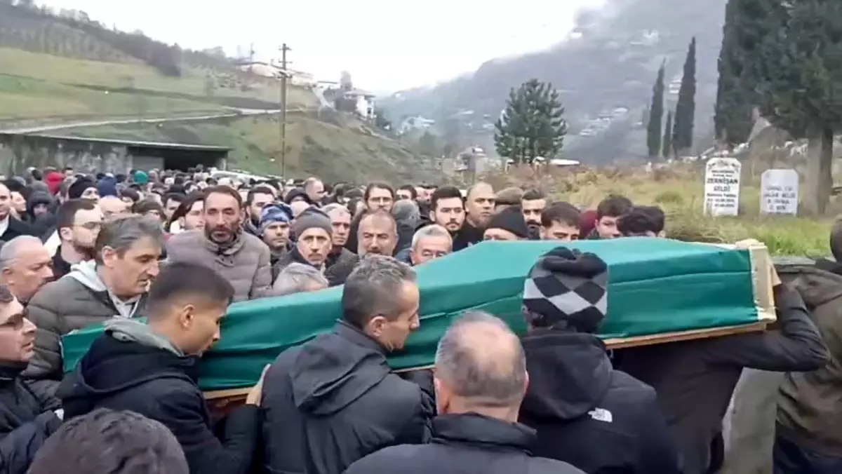 Kaza: Ehliyetsiz Sürücü Motosikletliyi Öldürdü