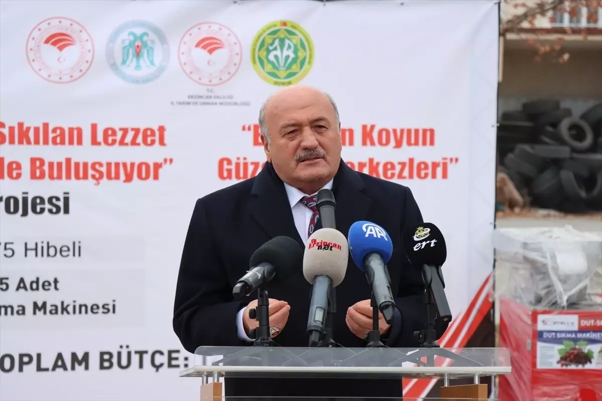 Erzincan\'da Üreticilere Makine Desteği