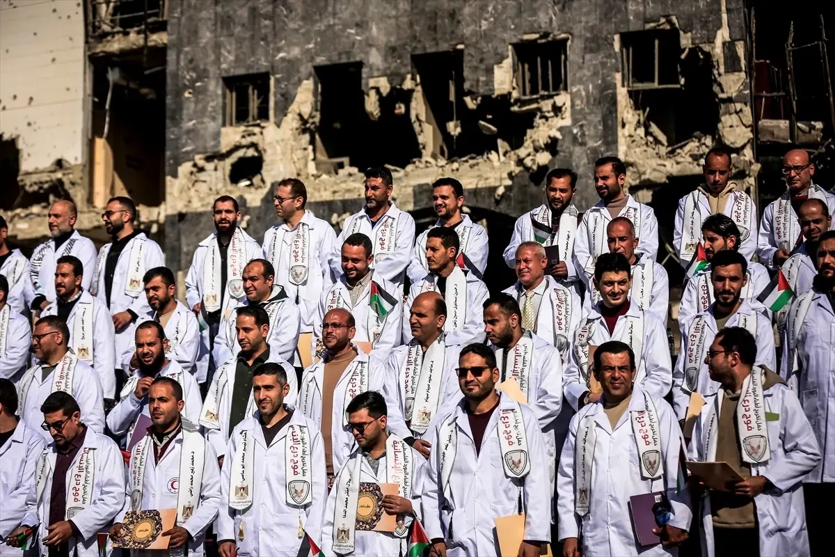 Gazze\'de 168 Yeni Uzman Doktor Sertifikası Verildi