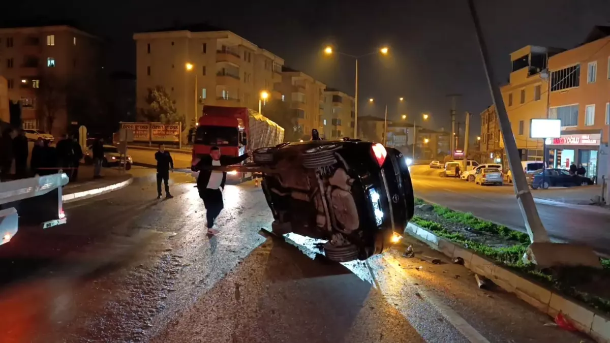 İnegöl\'de Kaza: 3 Yaralı