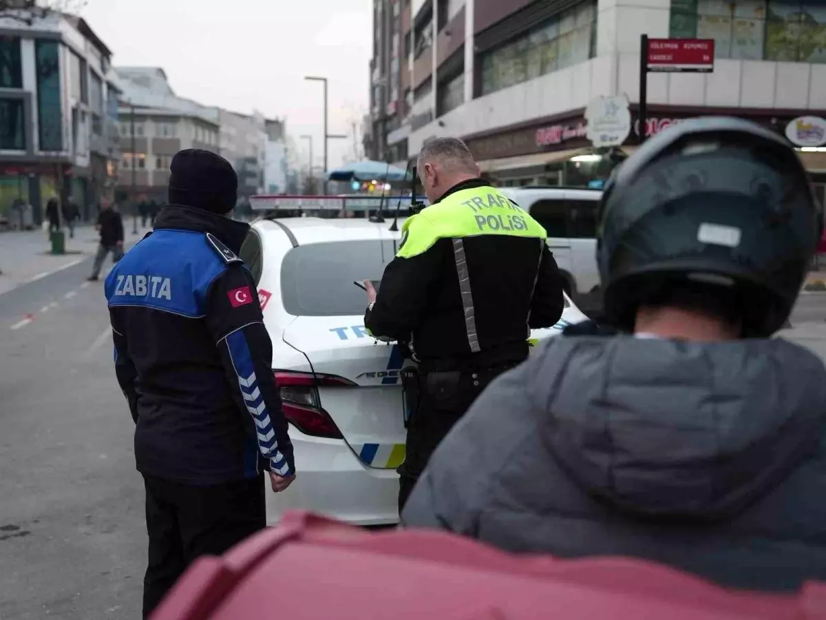 Kurallara uymayan sürücülere 993 TL ceza kesildi