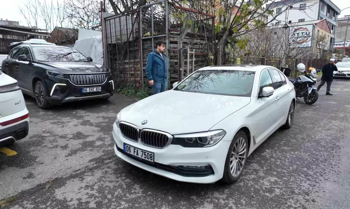 Keyap Camii'nde Araç Engeli Tepkiye Neden Oldu