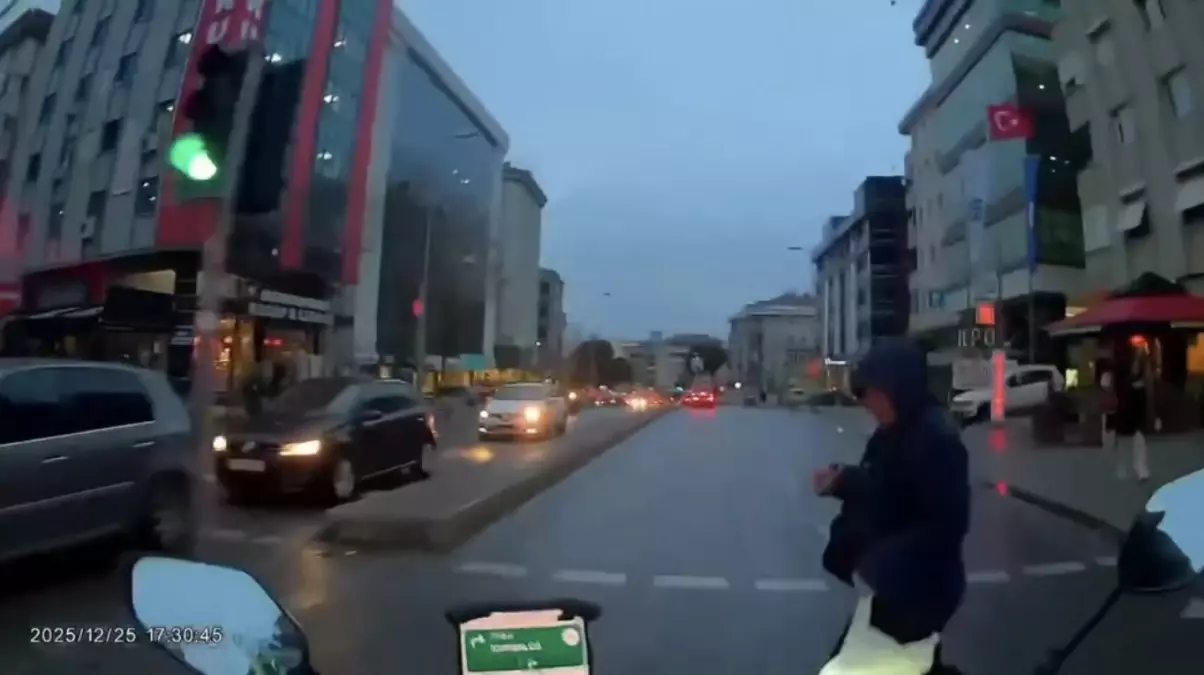 Maltepe\'de Yaya Motosiklete Çarptı