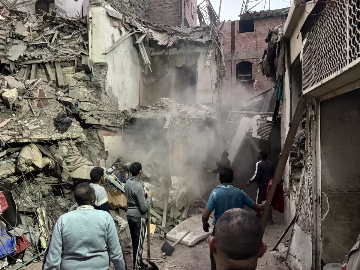 Giza\'da Bina Çöktü: 8 Ölü