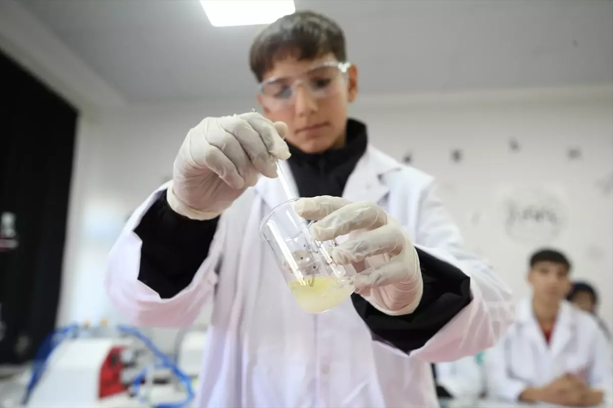 Muş\'ta Yeni Fen Laboratuvarı Açıldı