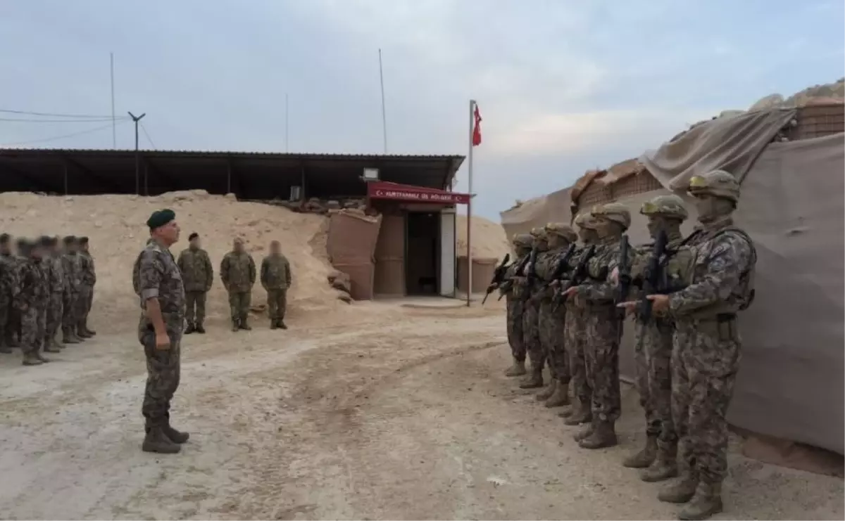 Özel Harekat Başkanı Suriye'de Üsleri Ziyaret Etti