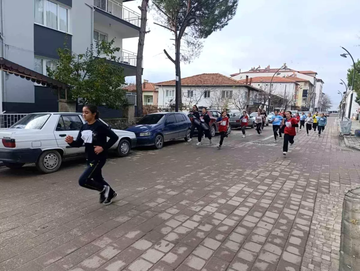 Selendi\'de kros yarışı nefes kesti