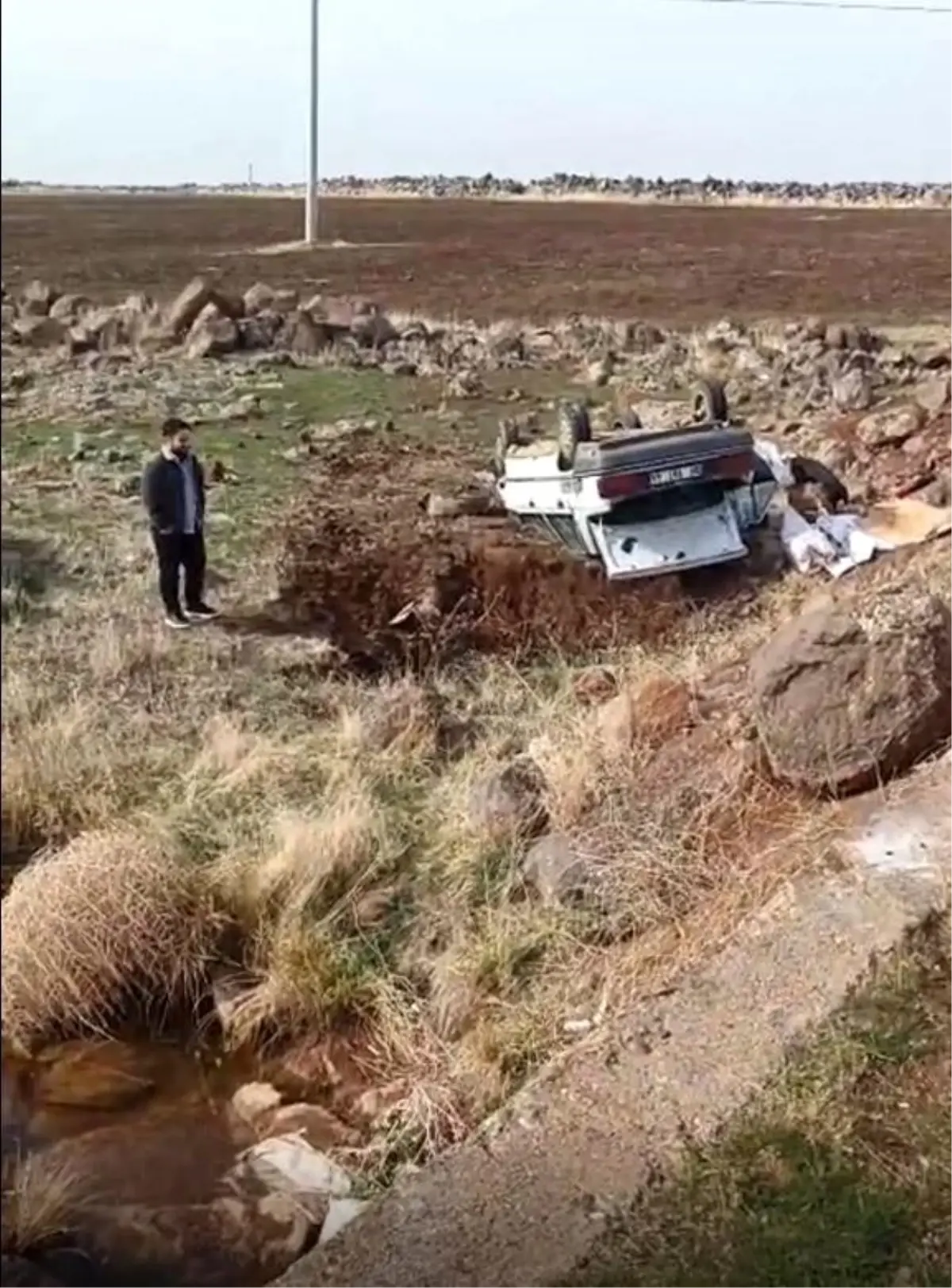 Siverek\'te Köprüden Düşen Araçta Sürücü Kurtarıldı