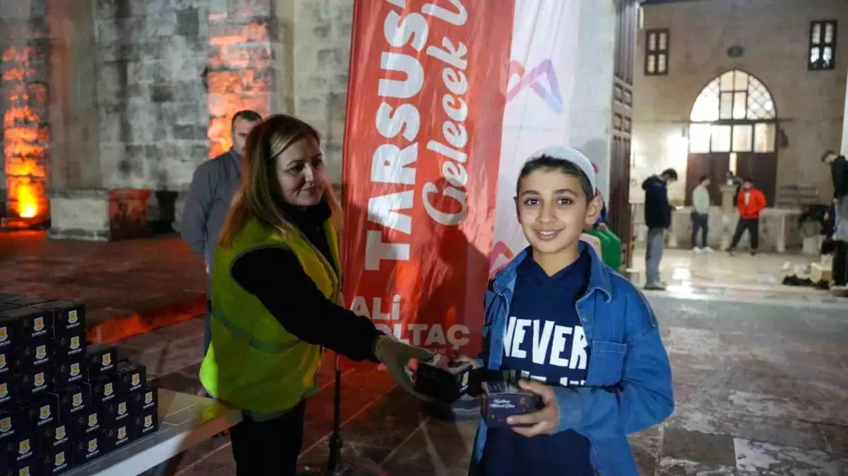 Tarsus\'ta Regaib Kandili dayanışmayla karşılandı