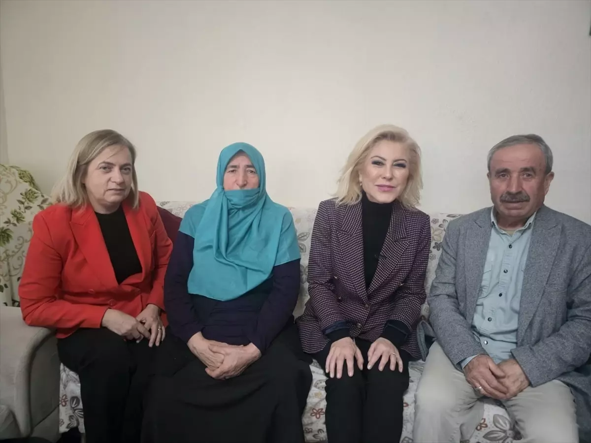 AK Parti İzmir Milletvekili Bursalı\'dan şehit ailesine ziyaret