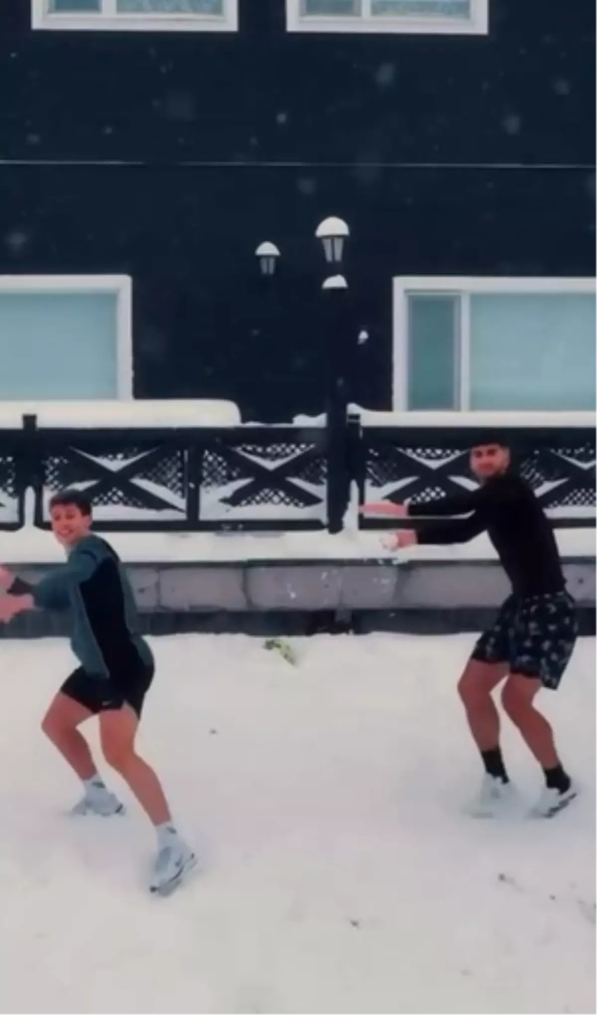 Arda Güler, Bolu\'da Karla Oynadı