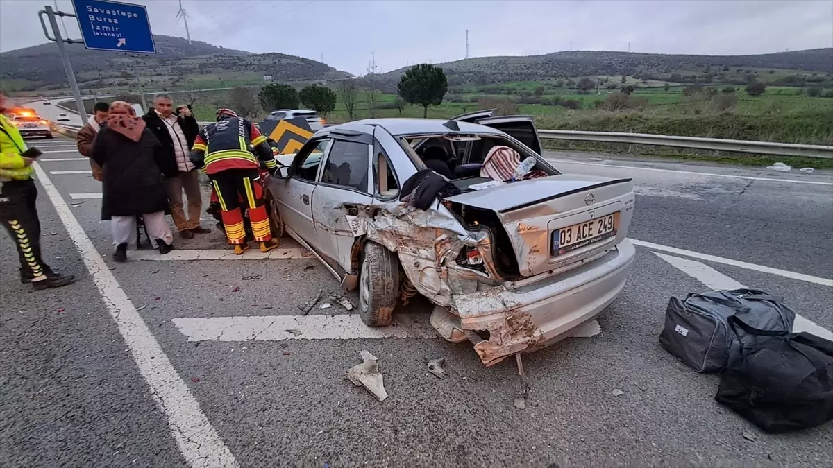 Balıkesir\'de Trafik Kazası: 5 Yaralı