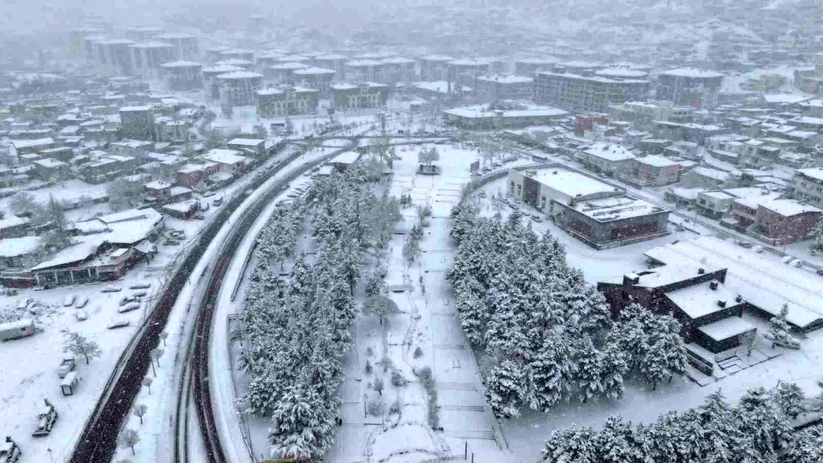 Başkan Özdoğan: "Kar rahmettir, tüm ekiplerimizle sahadayız"