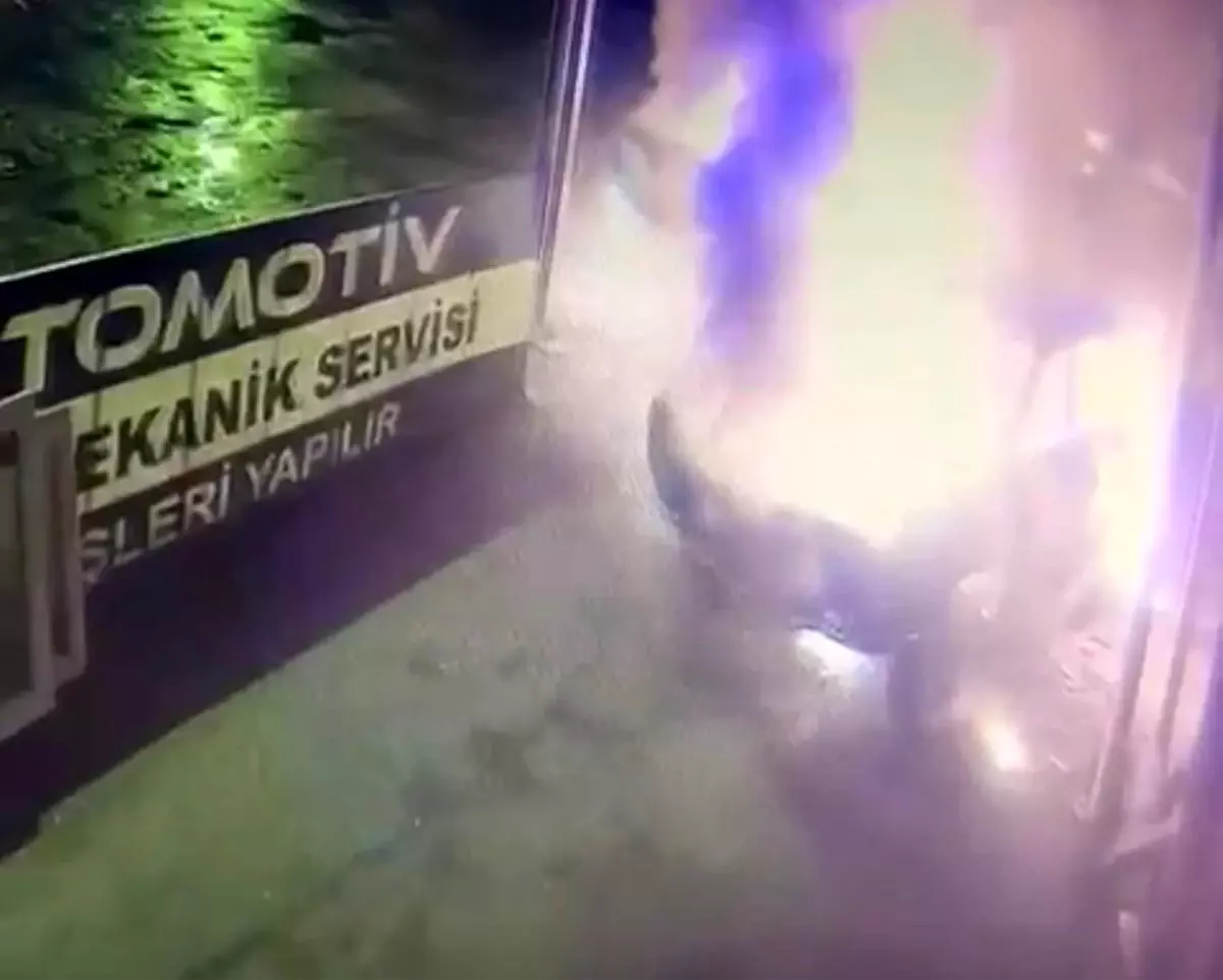 Kayseri\'de Oto Sanayi Sitesinde Yangın