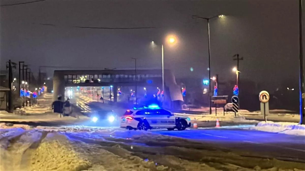 Bolu Dağı\'nda Kar Yağışı Trafiği Etkiliyor