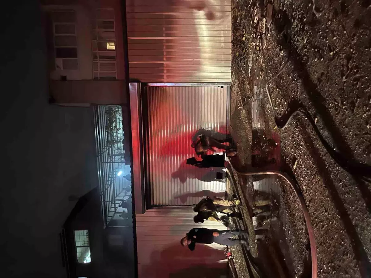 Bursa\'da marangoz atölyesinde yangın: elektrikli araç ve ATV motor alev aldı