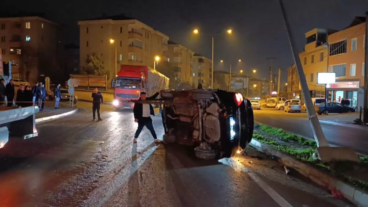 İnegöl\'de Kaza: 3 Yaralı