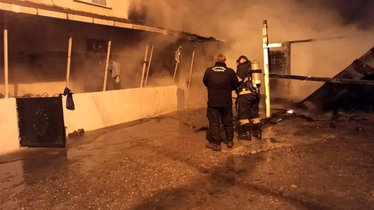 Çaycuma\'da kazan dairesinde çıkan yangın eve sıçradı