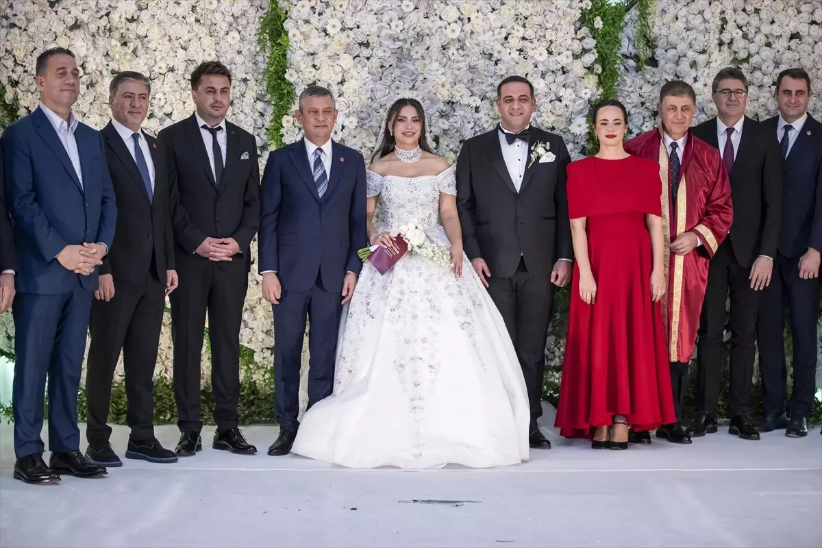 CHP\'den Nikah Törenine Katılım