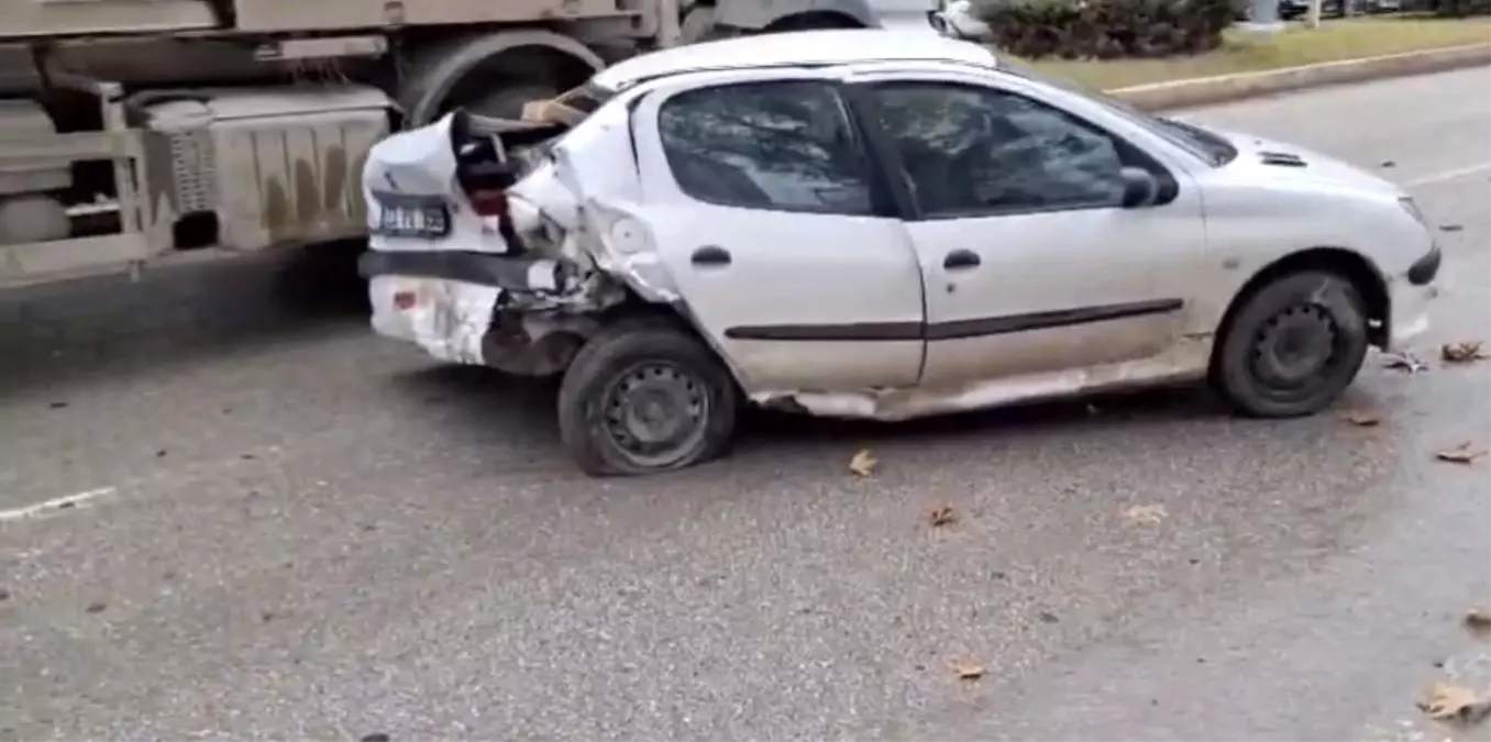 Elazığ\'da Trafik Kazası: 2 Yaralı