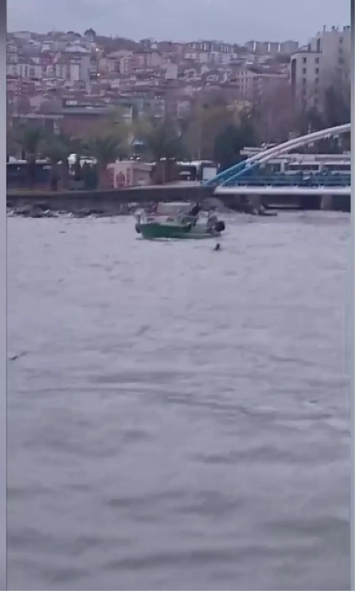 Ereğli\'de Fırtına Tekneyi Sürükledi