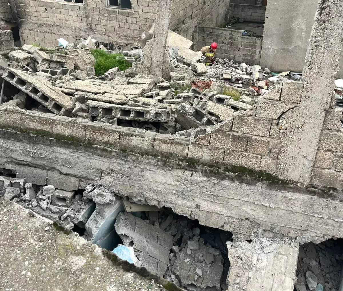 Kahramanmaraş\'ta Metruk Ev Çöktü