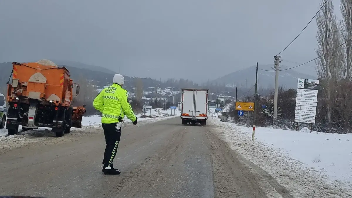 Kütahya\'da Kar Yağışı Etkili Oldu