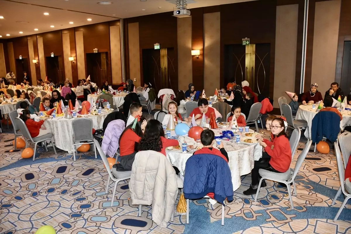 LÖSEV\'den Mutlu Yılbaşı Etkinliği