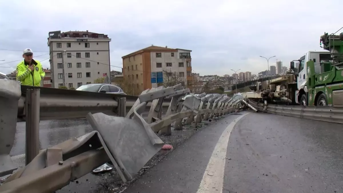 Maltepe\'de Beton Pompası Devrildi