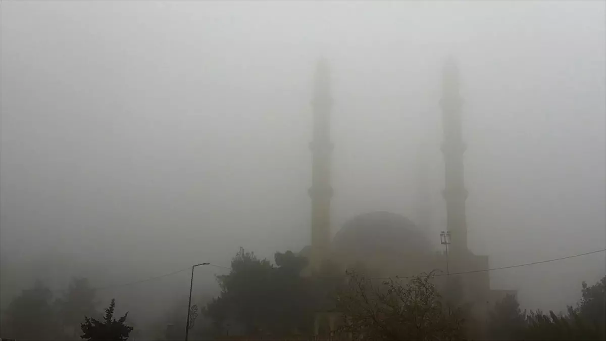 Mardin\'de Yağmur ve Sis Ulaşımı Olumsuz Etkiledi