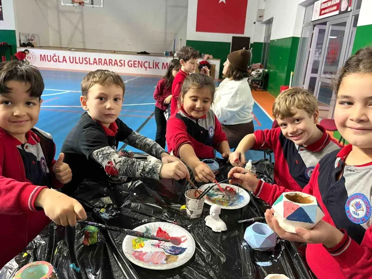 Gençler, Çocuklarla Geleneksel Oyunlar Oynadı