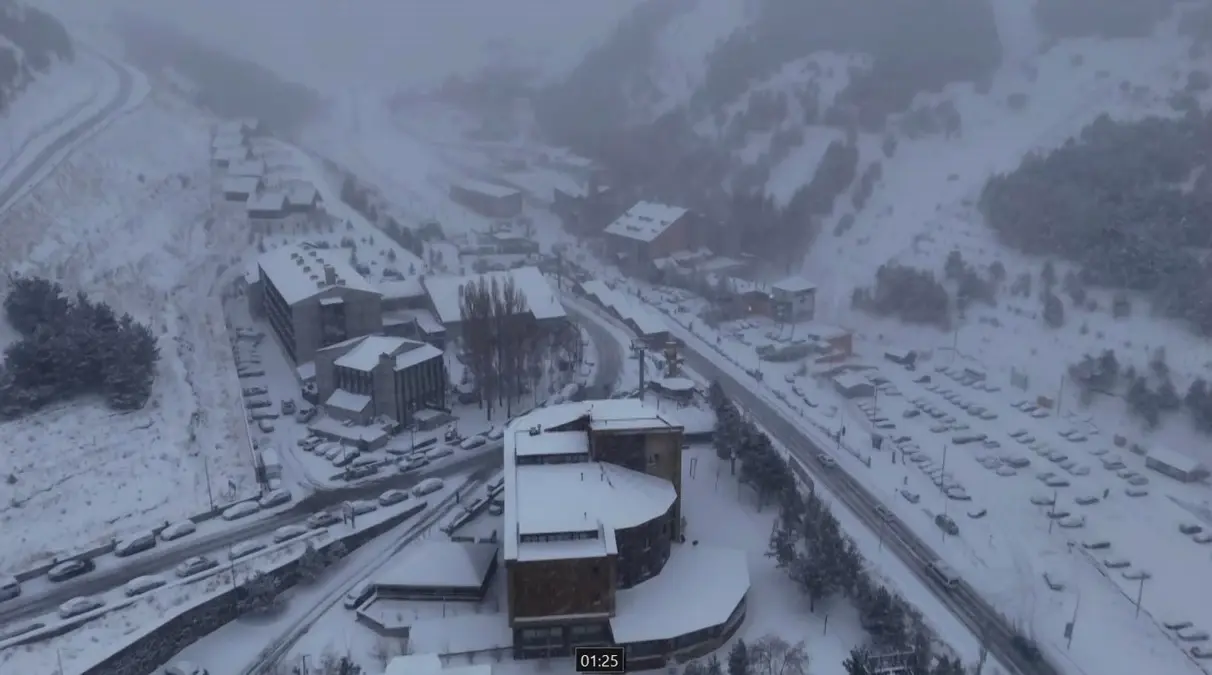 Erzurum\'da Kar Yağışı Kayak Merkezlerini Beyaza Bürüdü