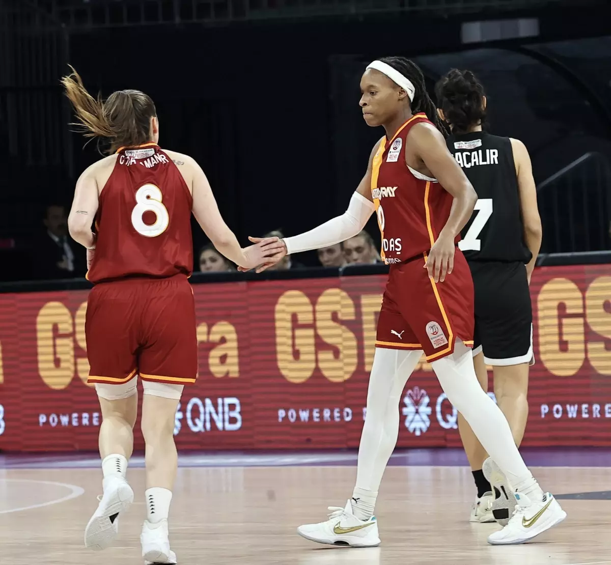 Galatasaray, Beşiktaş\'ı Yendi