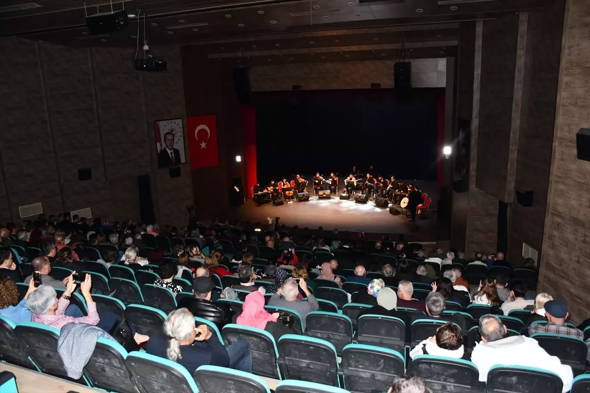 Türkülerle Dolu Konser