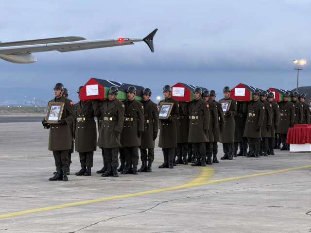 Uçak kazasında hayatını kaybeden Libya heyeti resmi törenle ülkelerine uğurlandı