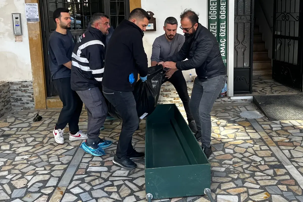 Yaşlı kadın evinde ölü bulundu