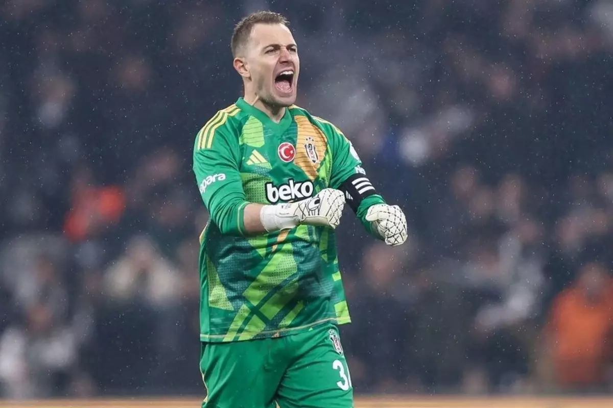 Yıllar sonra geri dönebilir! Fenerbahçe\'den Mert Günok sürprizi