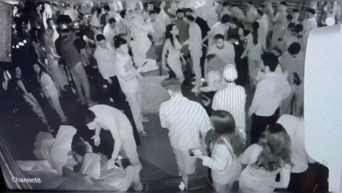 Beyoğlu'nda Cam Bardaklı Saldırı!