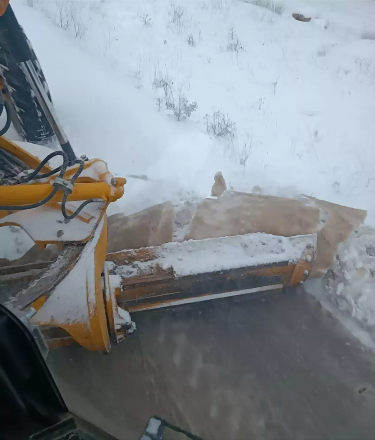 Bilecik\'te Kar Yağışıyla Mücadele