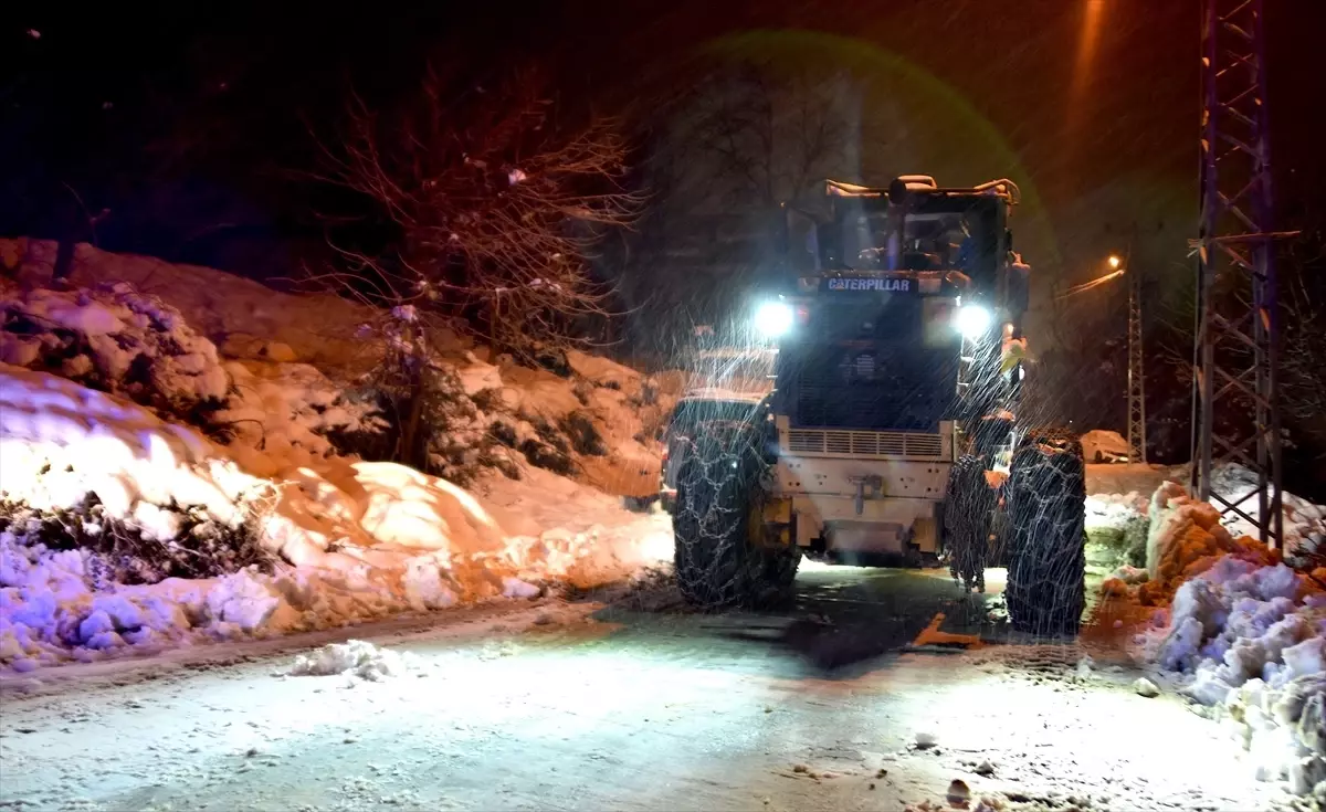 Karla Kaplı Yolda Acil Müdahale