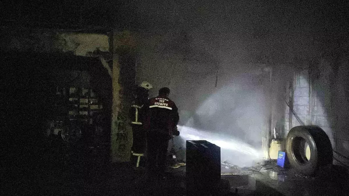 Burdur\'da Oto Yıkamacıda Yangın