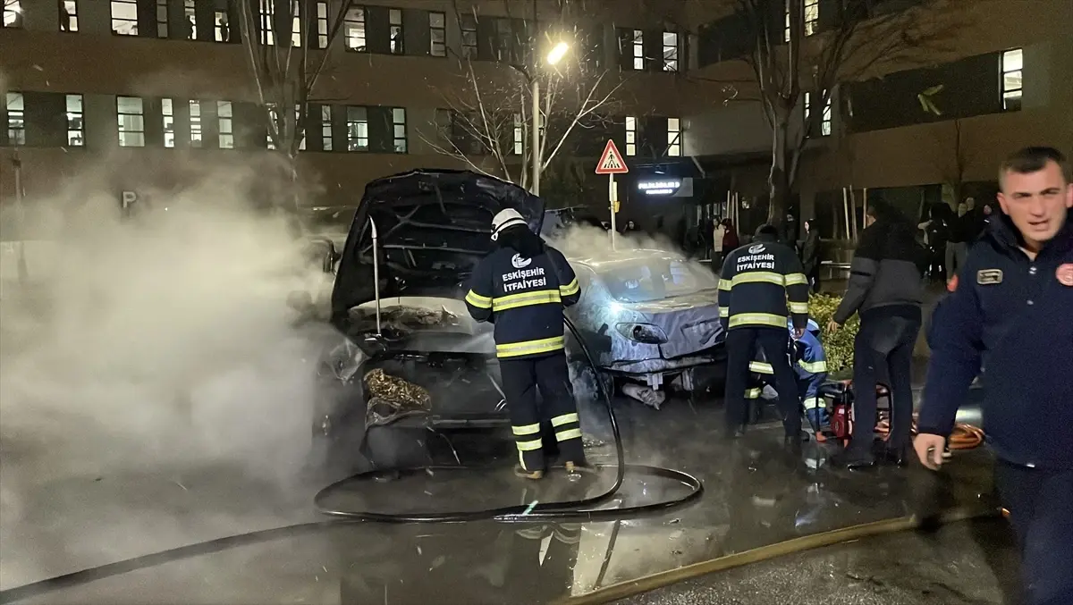 Eskişehir Hastanesi Otoparkında Yangın