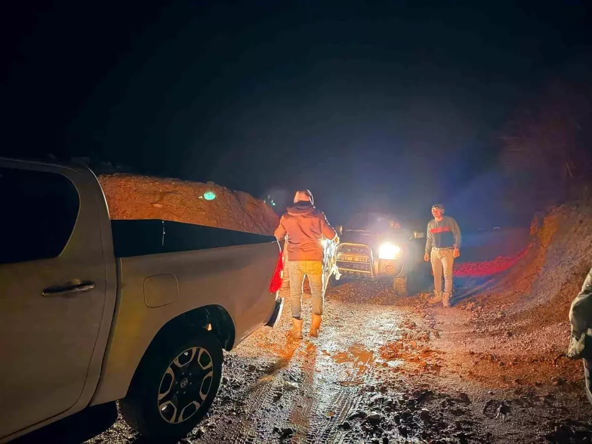 Gercüş\'te Pikap Kurtarıldı