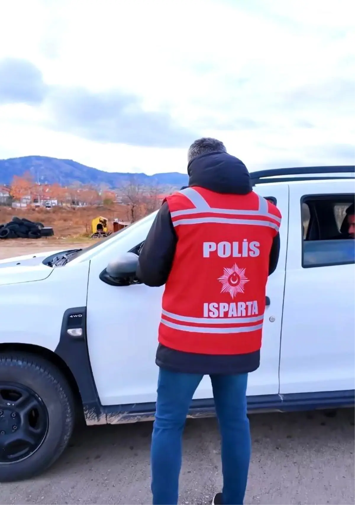 Isparta\'da Polis Denetimleri: 30 Aranan Kişi Yakalandı