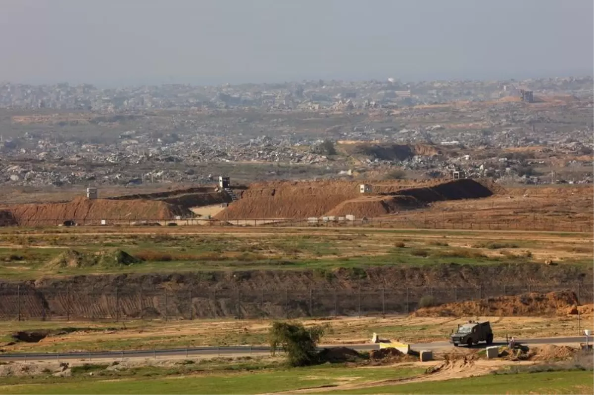 İsrail, Suriye\'nin Güneyine Saldırdı