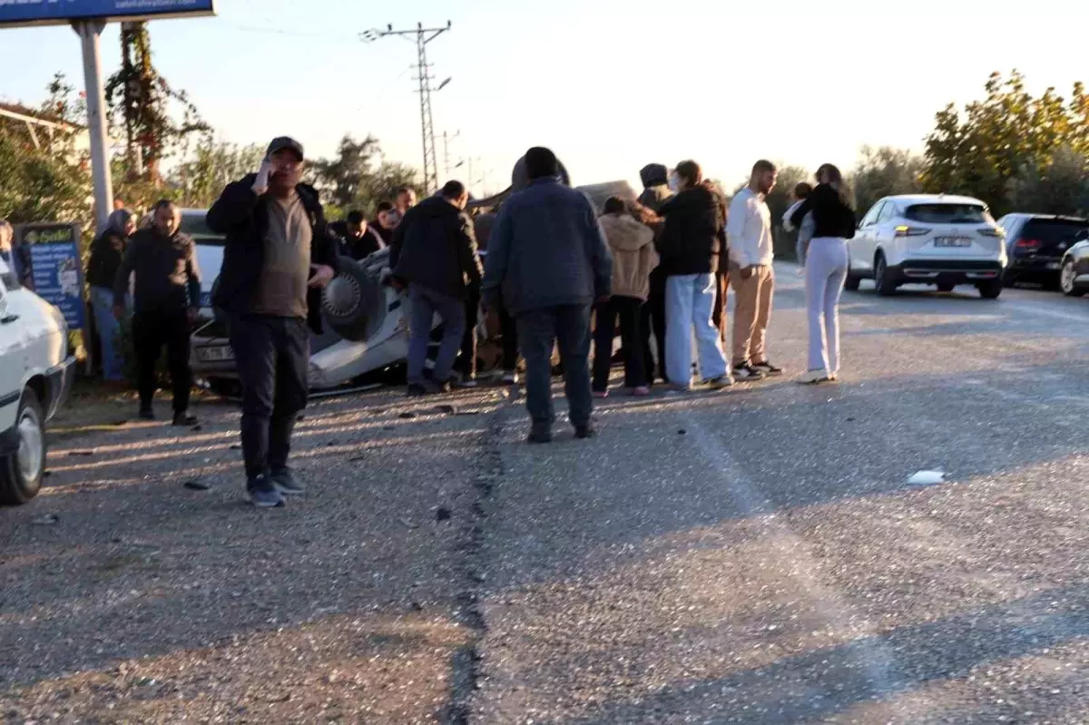 Kozan-Kadirli yolunda hatalı sollama kazaya neden oldu: 2 ağır yaralı
