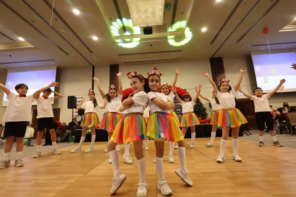 LÖSEV\'den Çocuklara Yılbaşı Kutlaması