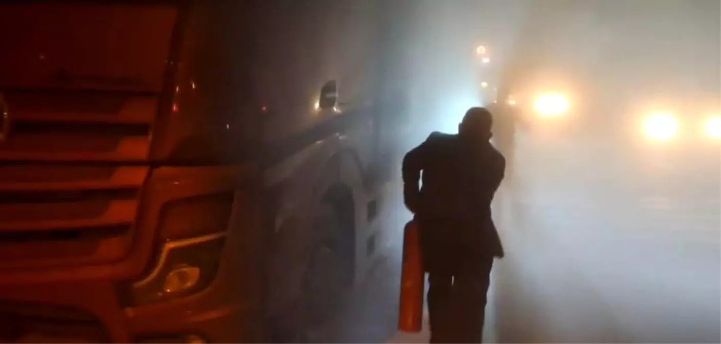 Malatya\'da Pancar Yüklü Tır Yangını